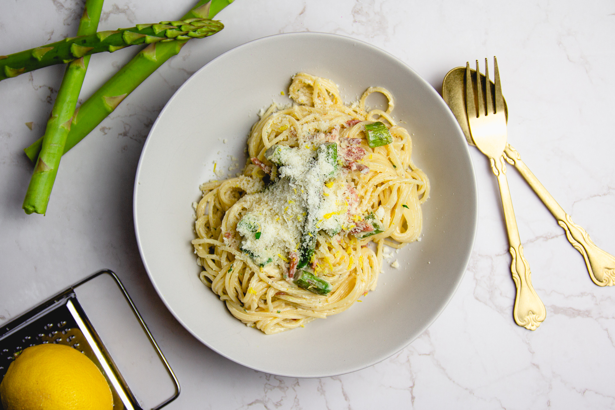 Spaghetti met groene asperges, pancetta en citroen For My Foodies